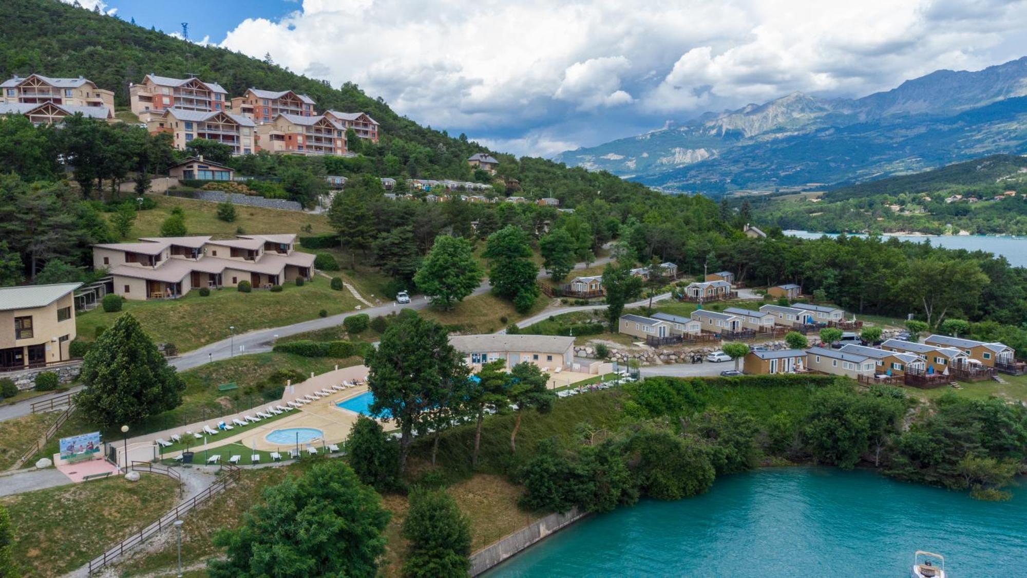 Hotel L'Ecrin Du Lac Chorges Exterior foto